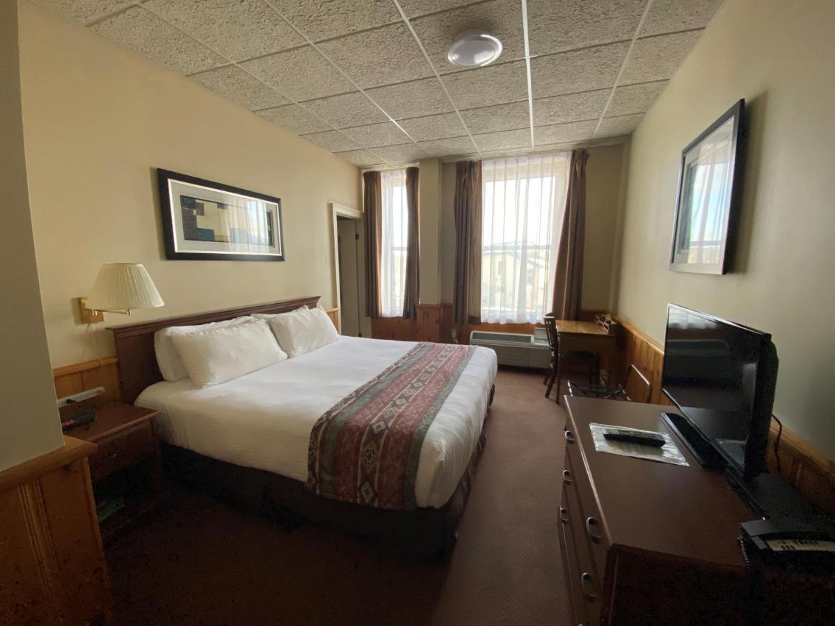 Hotel Bedford กอเดอริช ภายนอก รูปภาพ